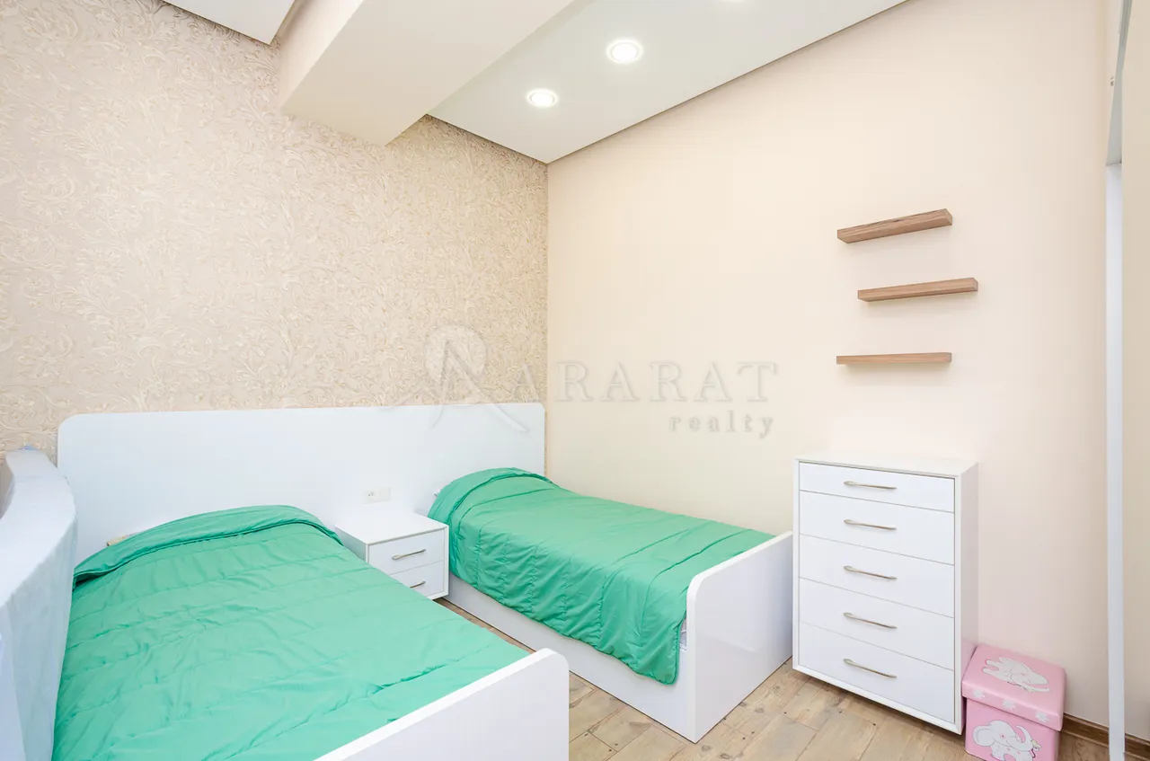 3 bedroom apartment for rent Yekmalyan St, Center Yerevan, 158428