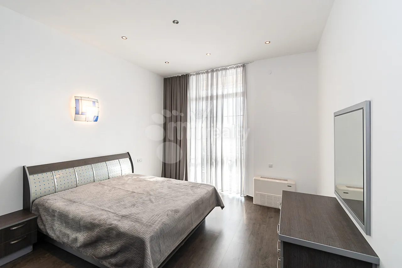 4 bedroom apartment for rent Aram St, Center Yerevan, 159129