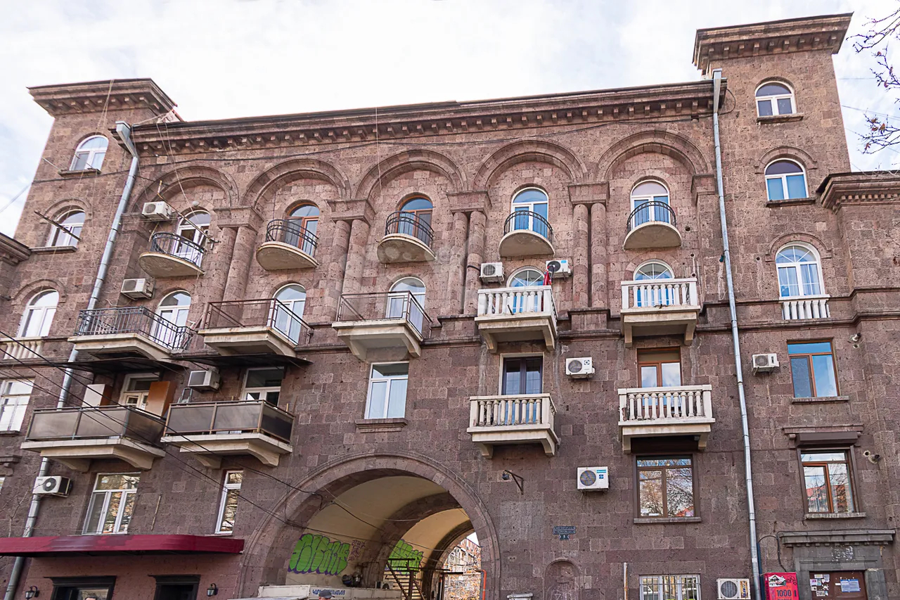 1 bedroom apartment for sale خیابان کوریون, مرکز شهر ایروان, 159843