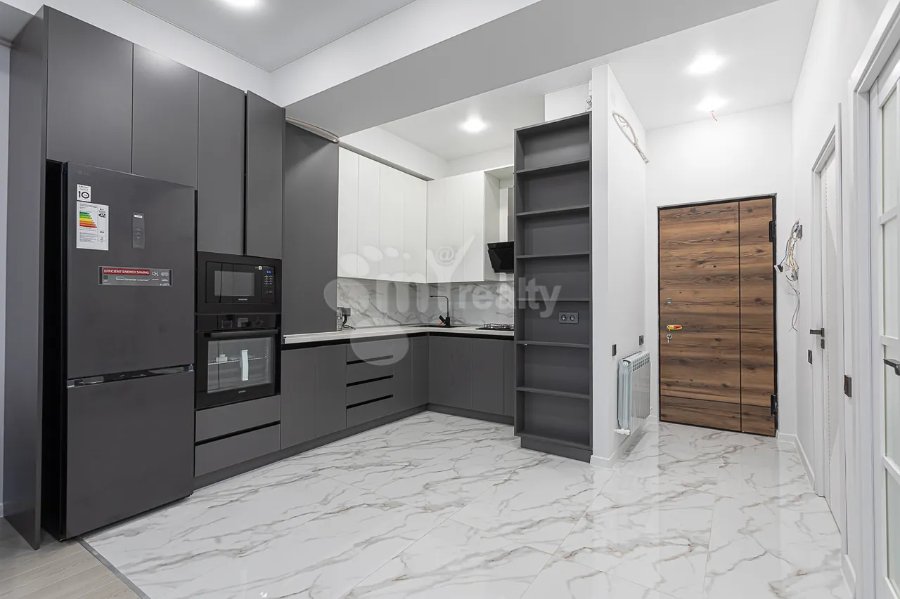 3 bedroom apartment for sale خیابان کومیتاس, عربگیر ایروان, 157458