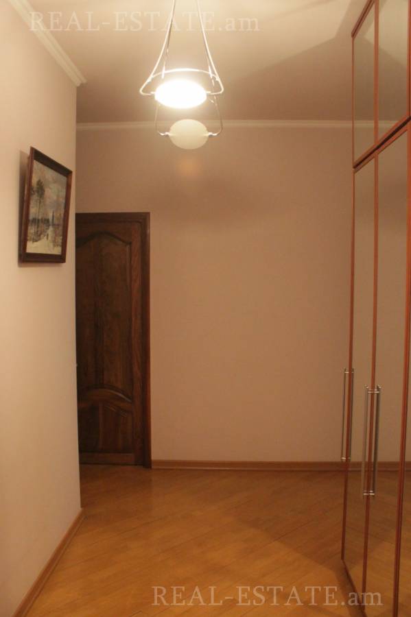 4 bedroom apartment for sale rue d'Aghayan, Center Yerevan, 139111