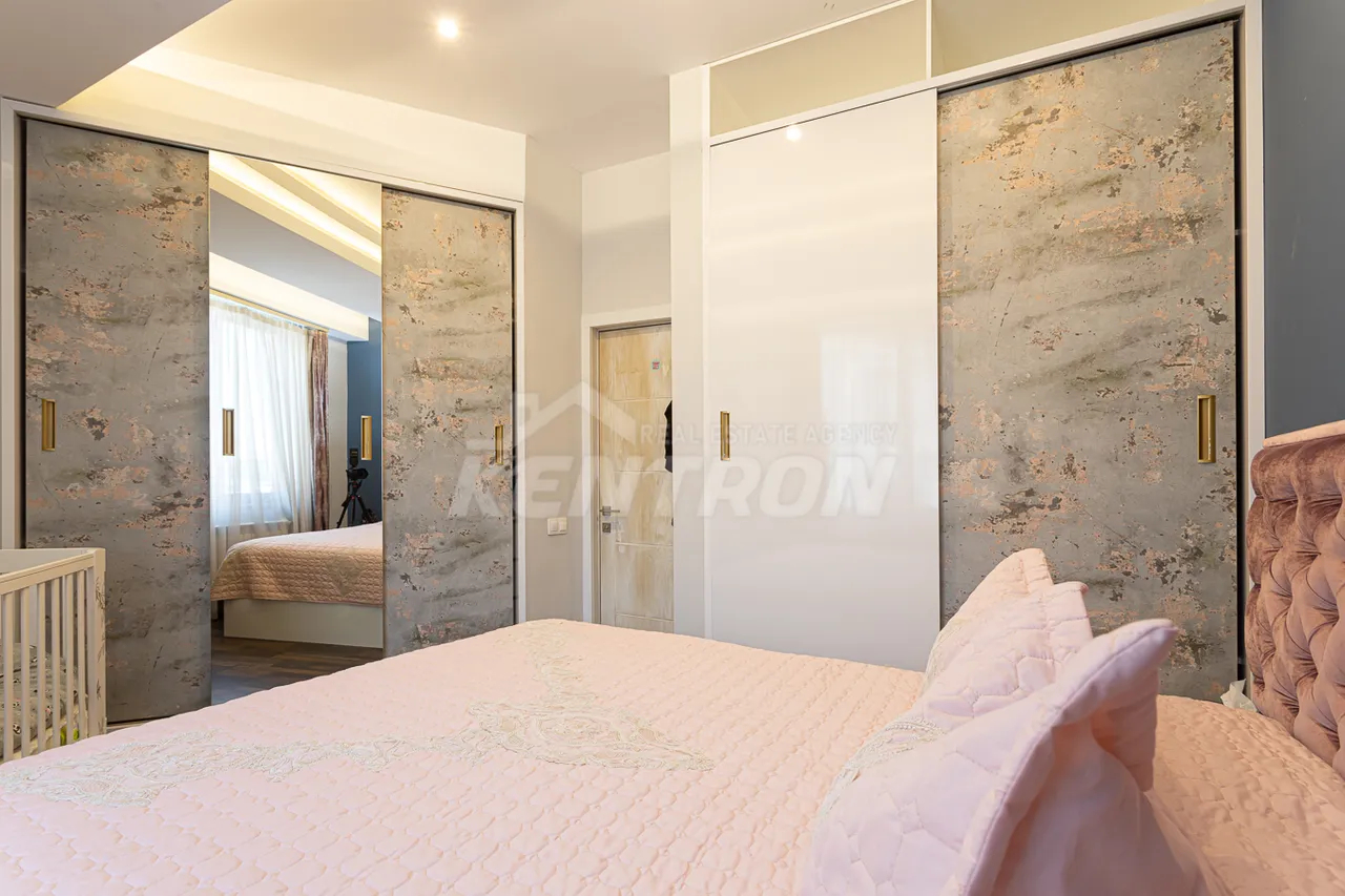 4 bedroom apartment for sale خیابان کیِفیان, عربگیر ایروان, 157368