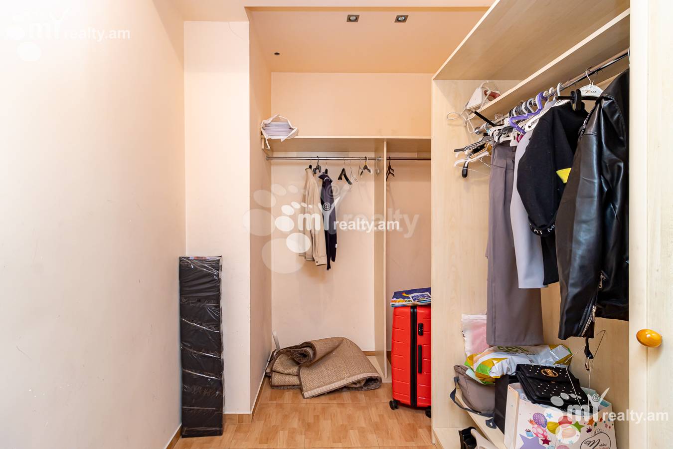 Купить 3 комнатную квартиру Северный пр, Центр Ереван, 149057