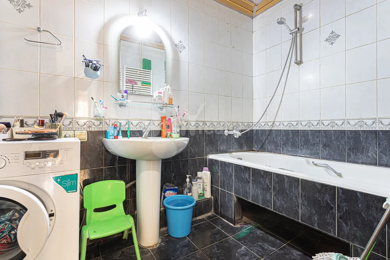 3 bedroom apartment for sale Paronyan St, Center Yerevan, 157421