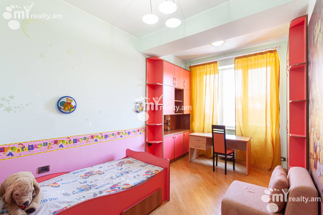 3 bedroom apartment for rent Abovyan St, Center Yerevan, 150308