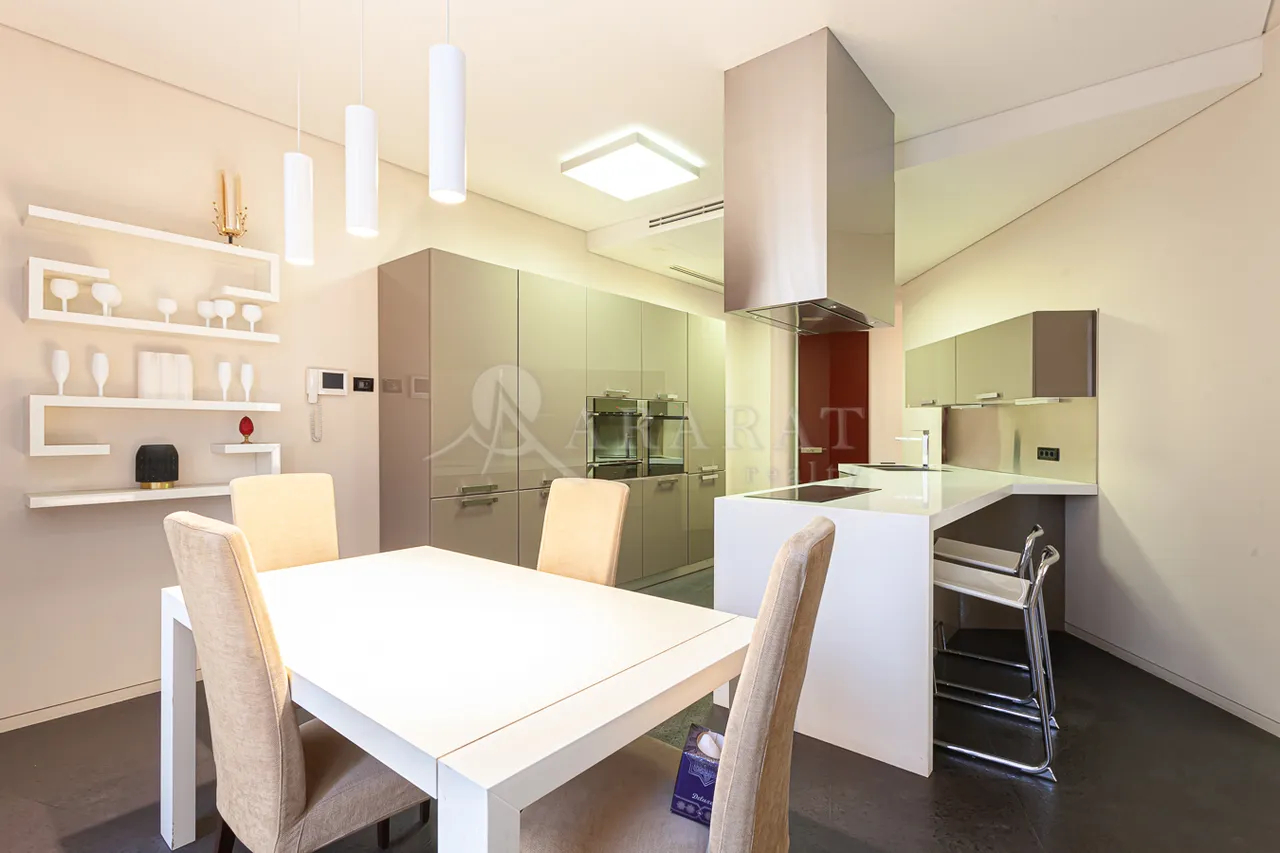 4 bedroom apartment for sale Northern(Hyusisayin)  Ave, Center Yerevan, 157216