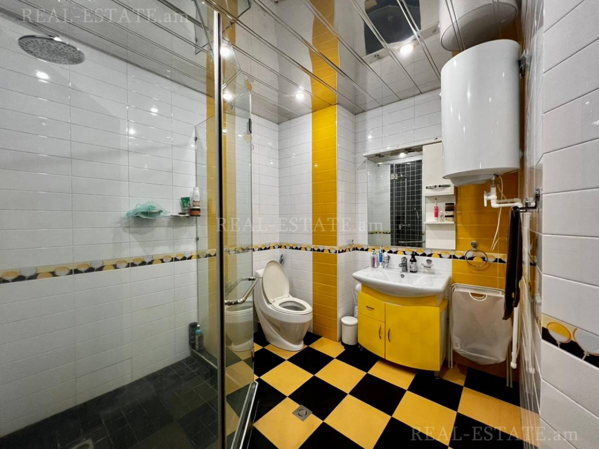 3 bedroom apartment for sale Northern(Hyusisayin)  Ave, Center Yerevan, 132347