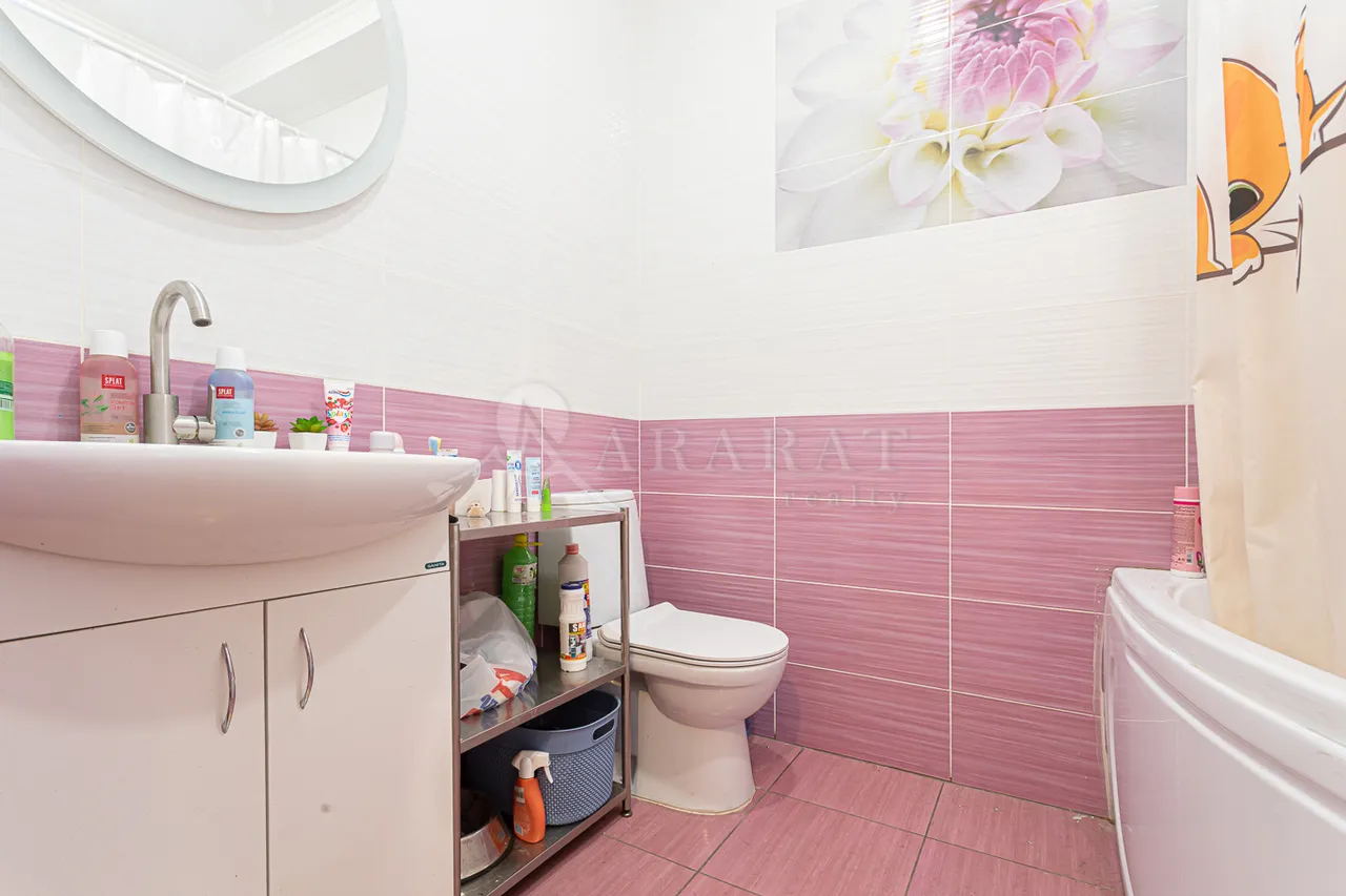 4 bedroom apartment for sale Arghutyan St, Arabkir Yerevan, 158199