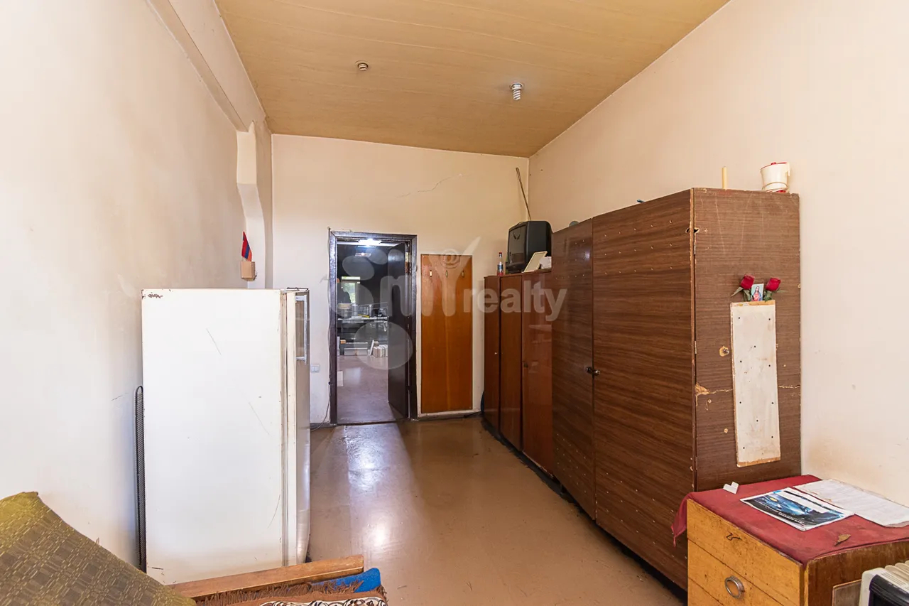 Commercial property for sale Fuchik St, Ajapnyak Yerevan, 160372