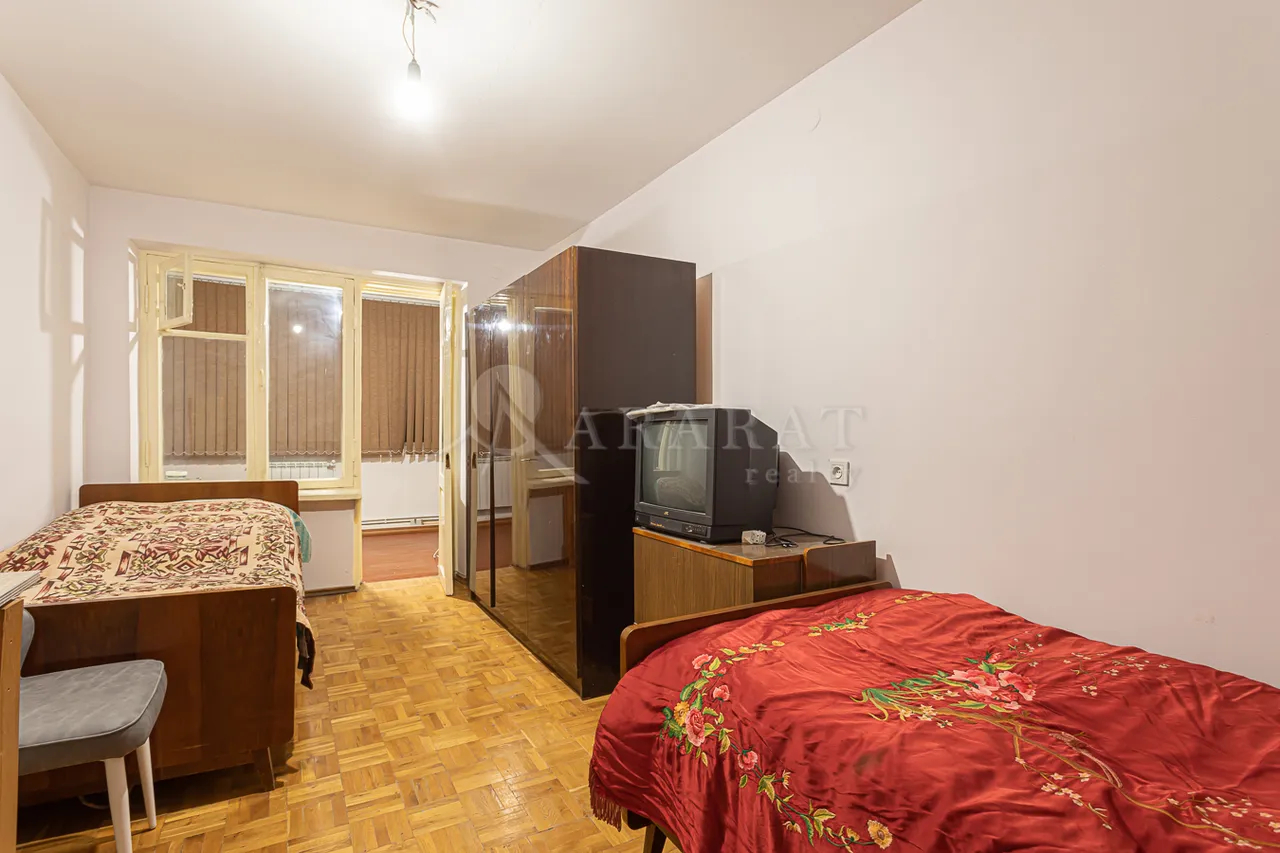 3 bedroom apartment for sale خیابان ماشتوتس, مرکز شهر ایروان, 157755