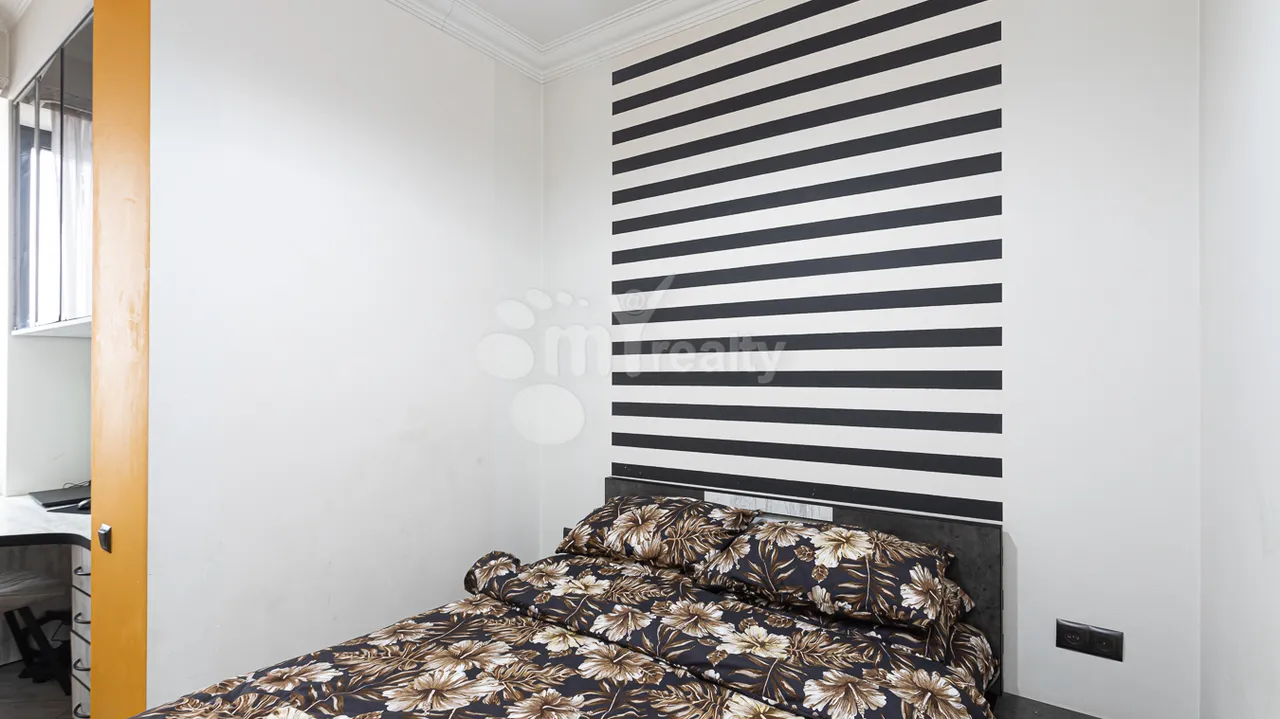 2 bedroom apartment for sale خیابان م. خورِناتسی, مرکز شهر ایروان, 160015