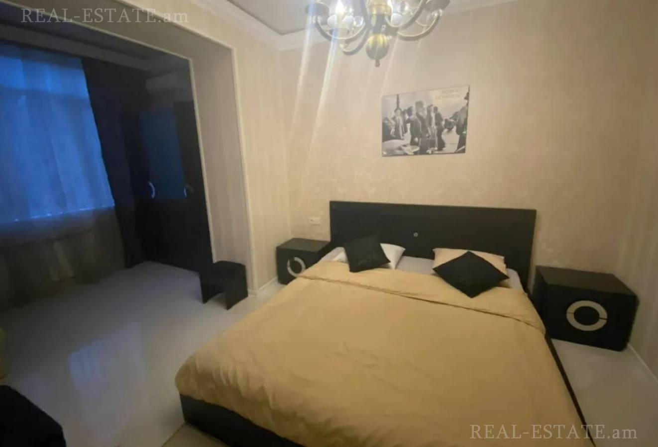 3 bedroom apartment for sale خیابان ابوویان, مرکز شهر ایروان, 135779