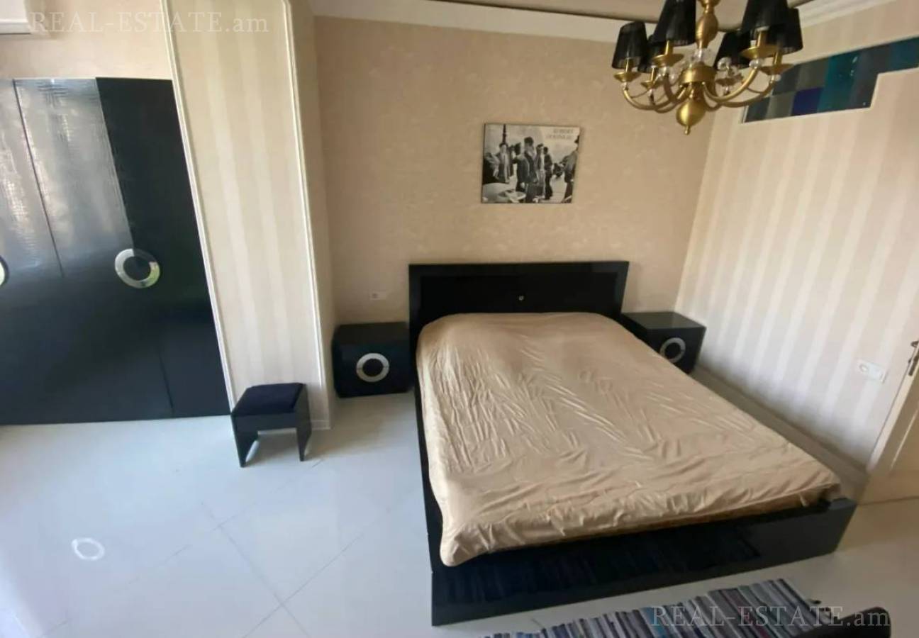 3 bedroom apartment for sale خیابان ابوویان, مرکز شهر ایروان, 135779