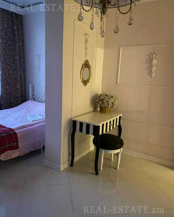 3 bedroom apartment for sale خیابان ابوویان, مرکز شهر ایروان, 135779