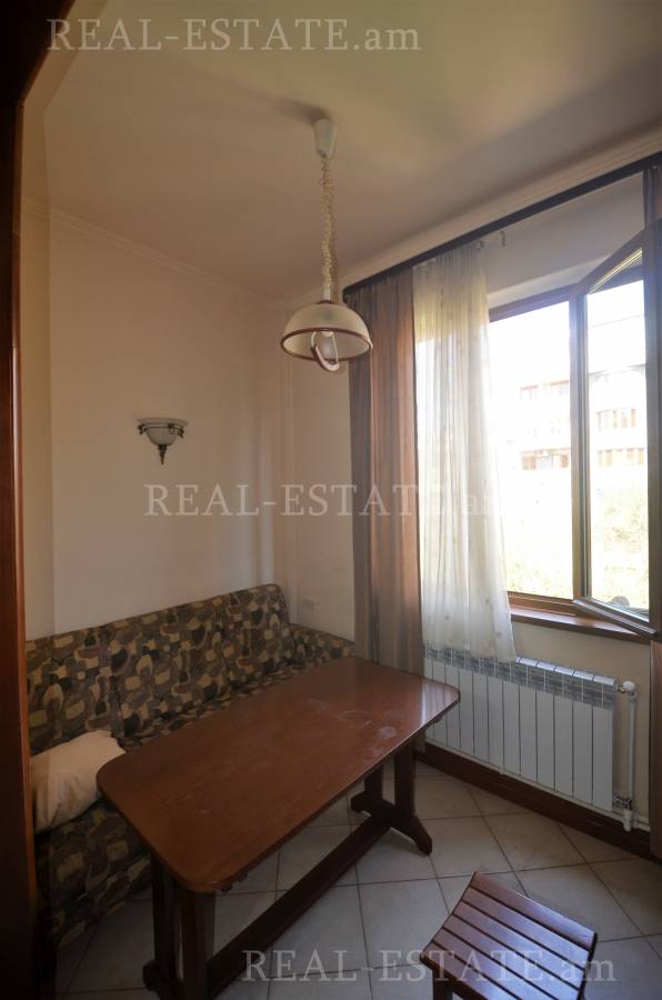 2 սենյականոց բնակարան վարձով Աբովյան փող, Կենտրոն Երևան, 113074