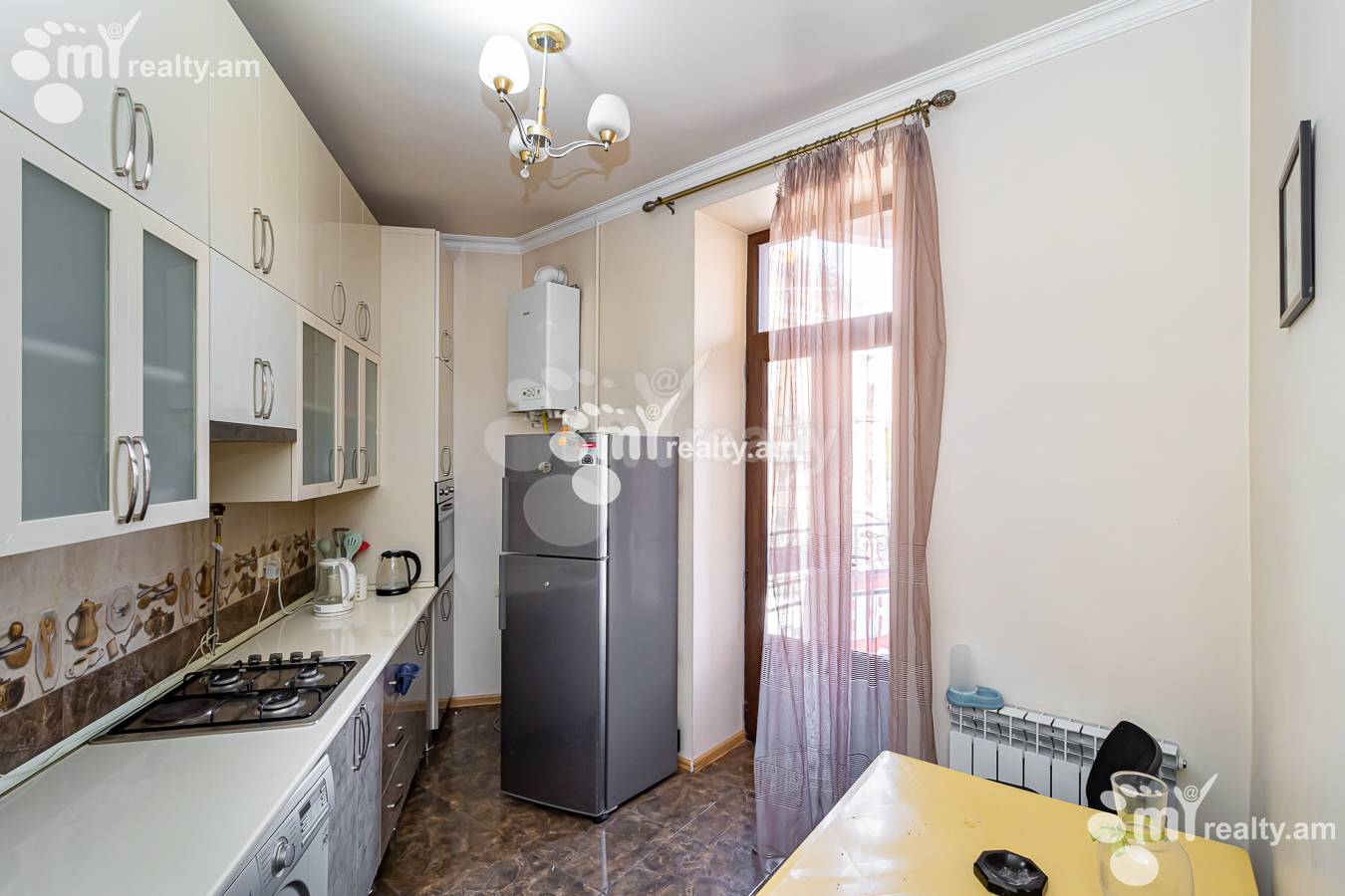 Купить 3 комнатную квартиру Маштоца пр, Центр Ереван, 147643