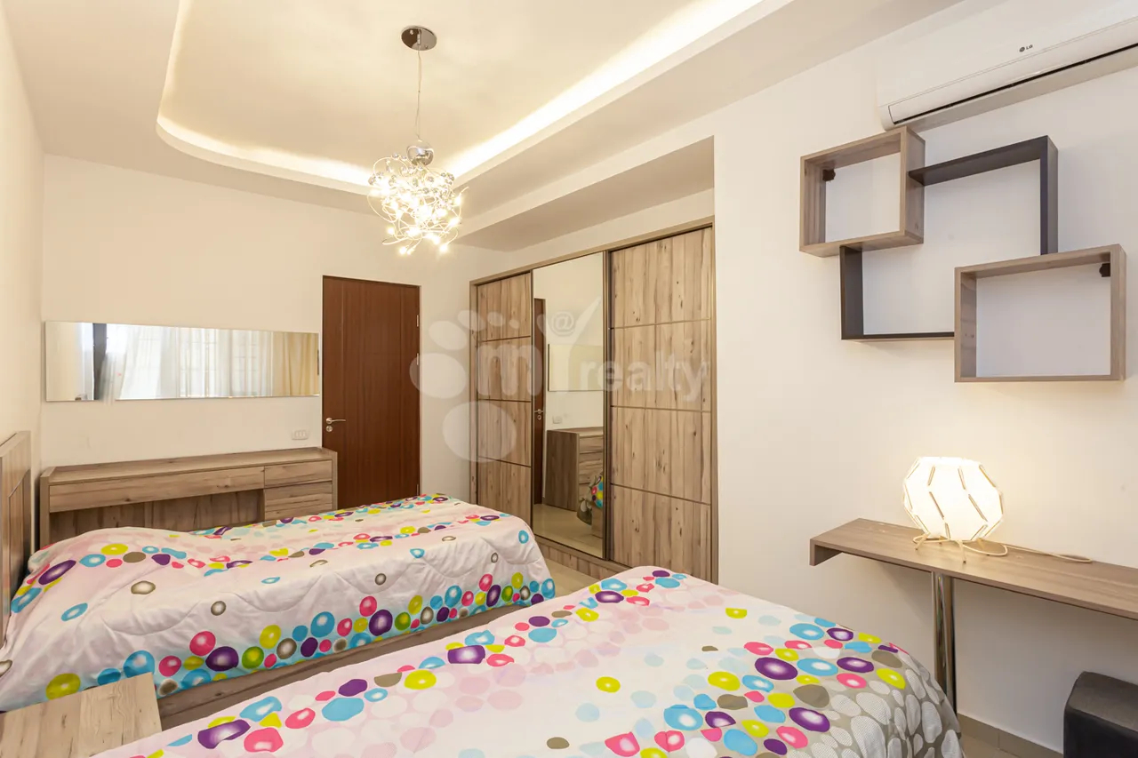 3 bedroom apartment for rent Abovyan St, Center Yerevan, 158979