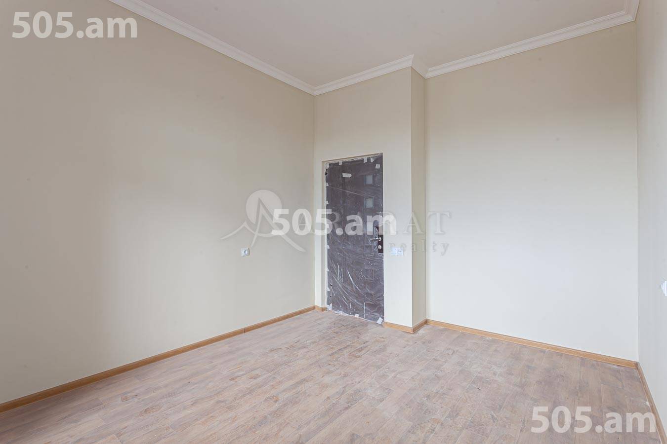 4 սենյականոց բնակարան  Մ․ Մելքոնյան փող, Կենտրոն Երևան, 155078