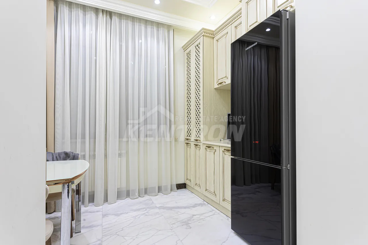 3 bedroom apartment for sale rue d'Abovyan, Center Yerevan, 157934