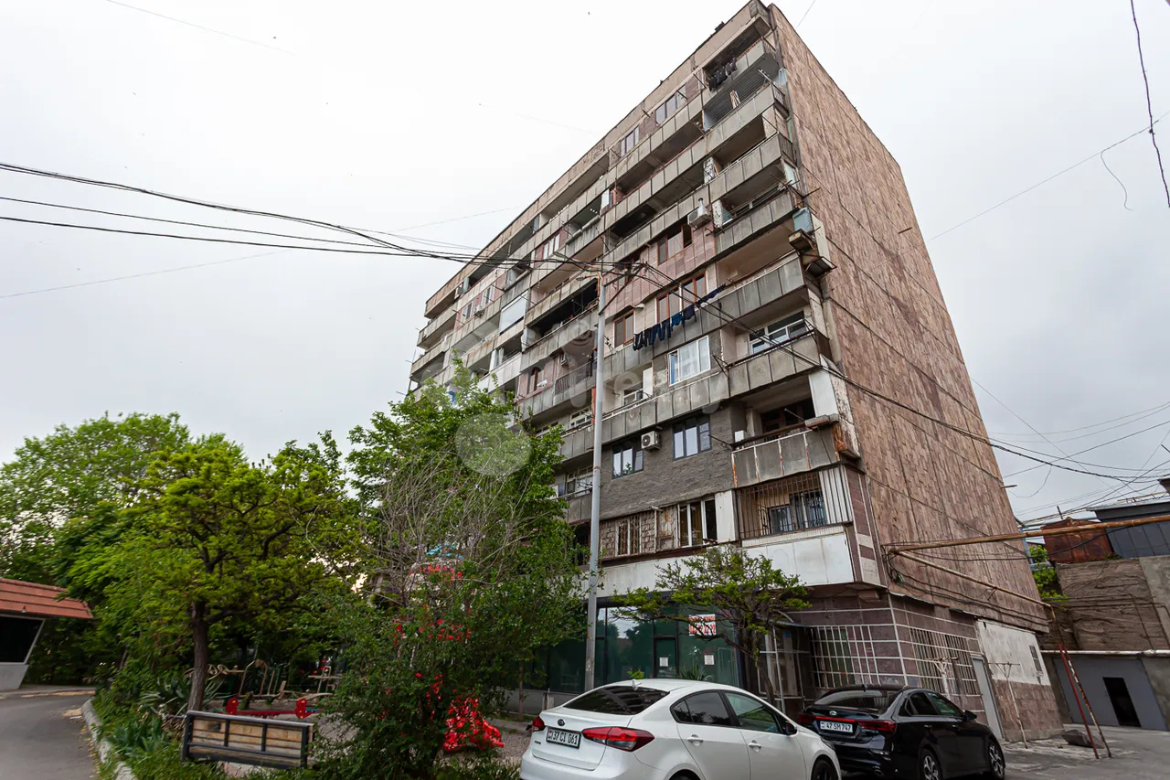3 bedroom apartment for sale Tsovakal Isakov Ave, Center Yerevan, 160401