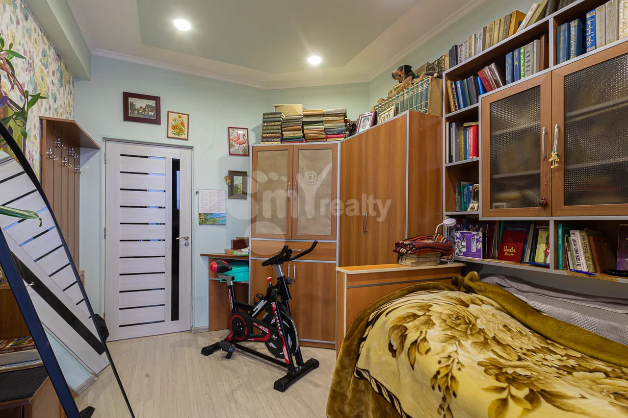 4 սենյականոց բնակարան  Գյուլիքևխյան փող, Նոր Նորք Երևան, 159626