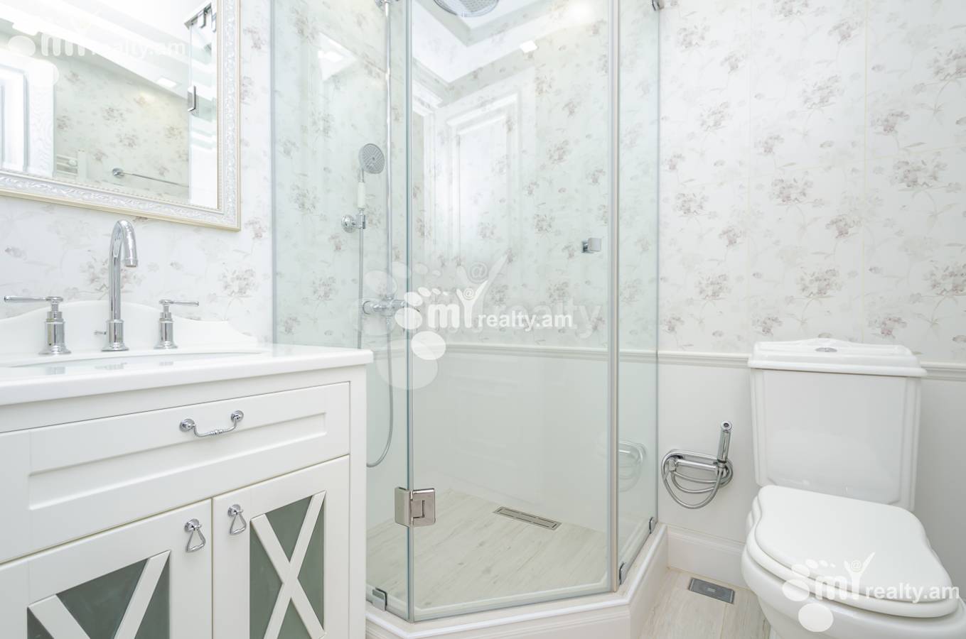 3 bedroom apartment for sale Israelyan St, Center Yerevan, 153638