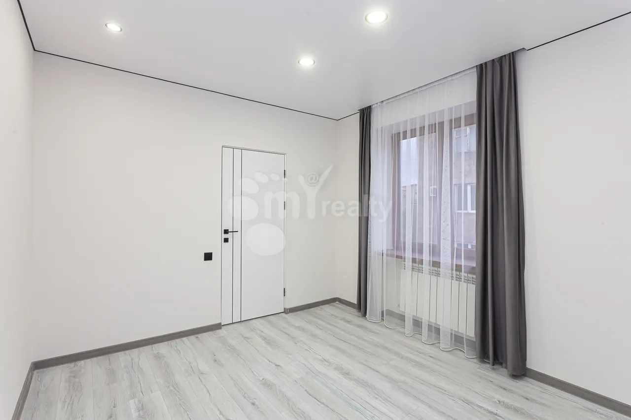 4 bedroom apartment for sale Hr.Kochar St, Arabkir Yerevan, 160498
