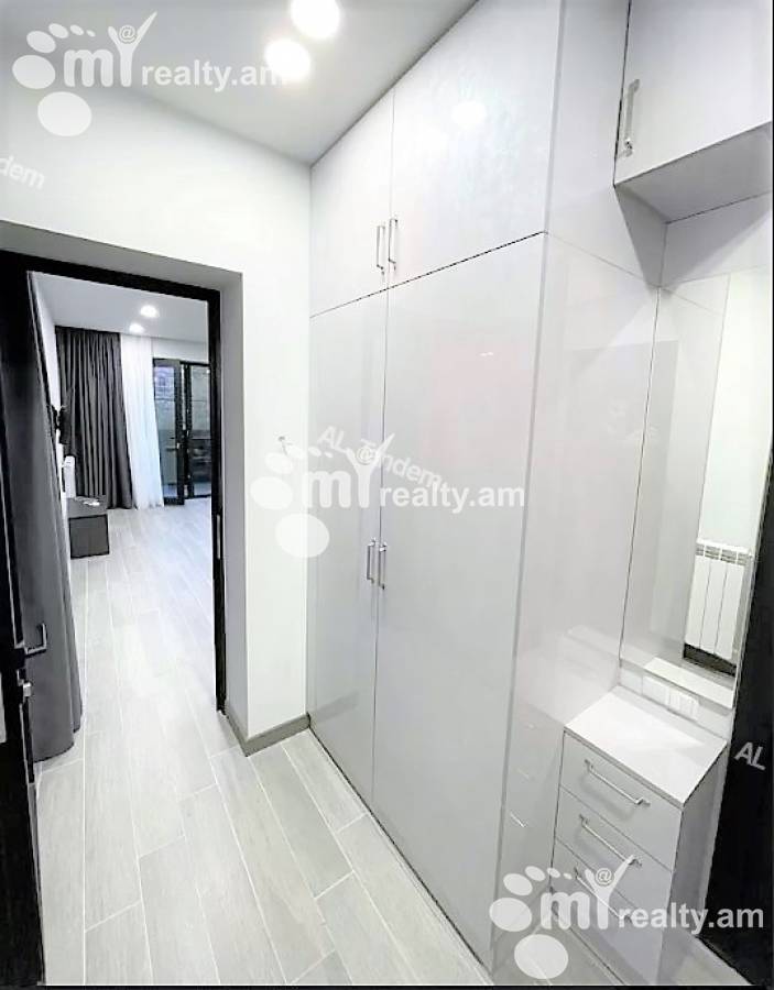 Купить 2 комнатную квартиру Маштоца пр, Центр Ереван, 140509