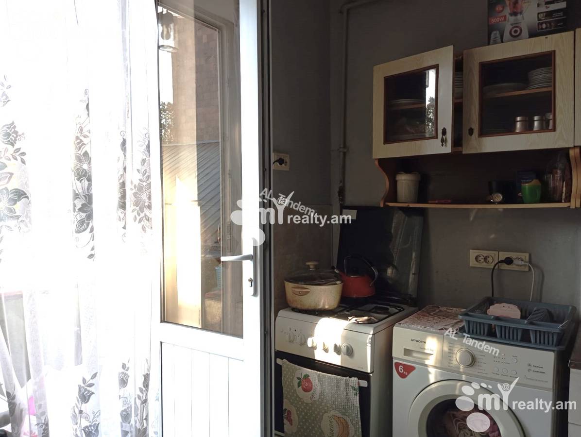 3 bedroom apartment for sale Hasratyan st., Adshapnjak Yerevan, 158054