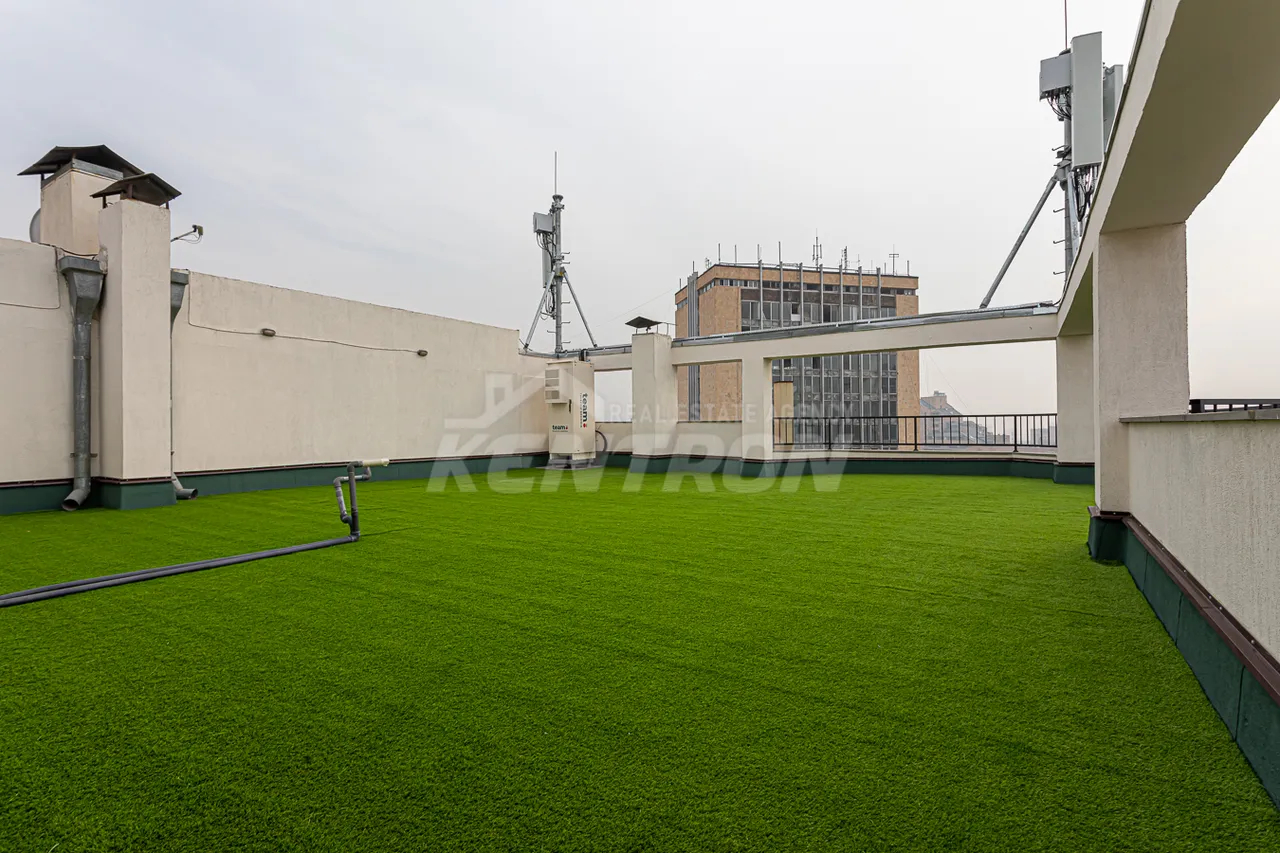 4 bedroom apartment for sale Frik St, Center Yerevan, 157945