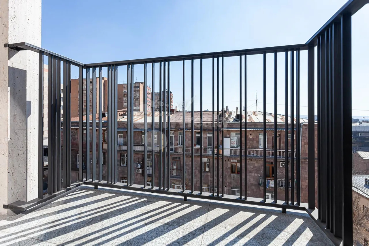 4 bedroom apartment for sale Leo St, Center Yerevan, 159992