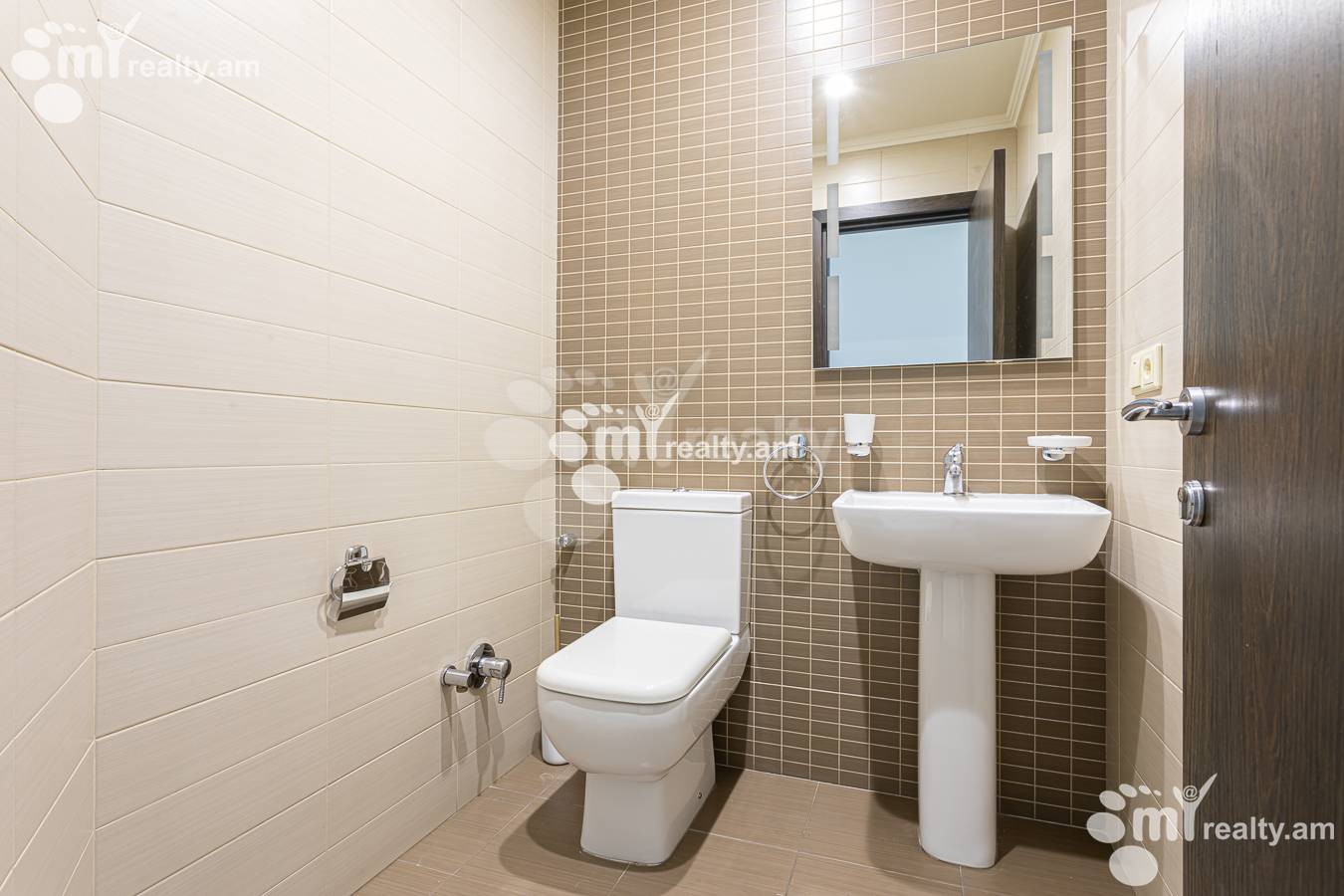 3 bedroom apartment for rent Aram St, Center Yerevan, 156276