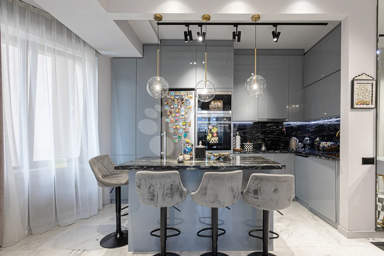 3 սենյականոց բնակարան վարձով Բուզանդի փող, Կենտրոն Երևան, 159631