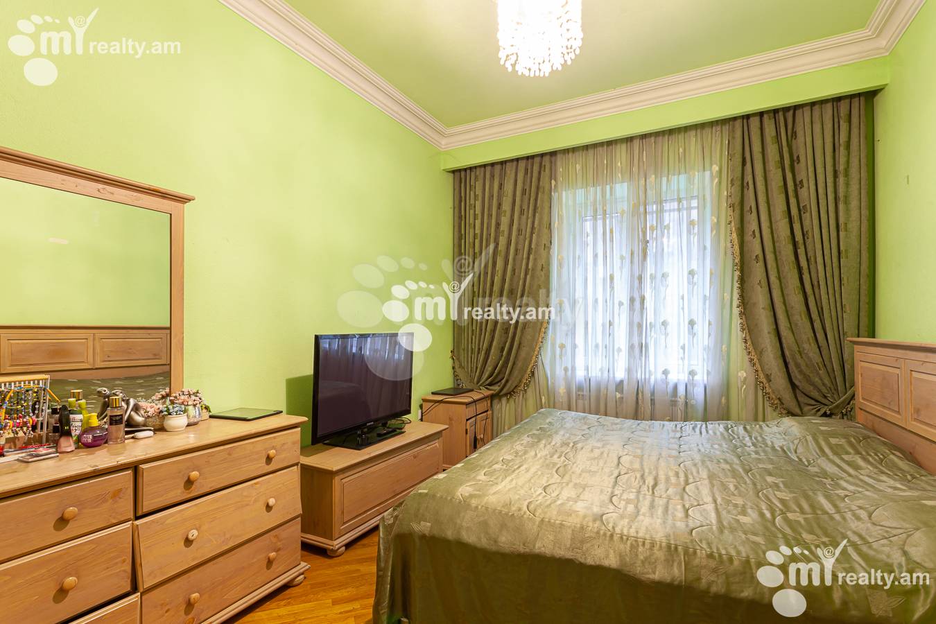 3 սենյականոց բնակարան  Ա.Պետրոսյան փող, Կենտրոն Երևան, 155418