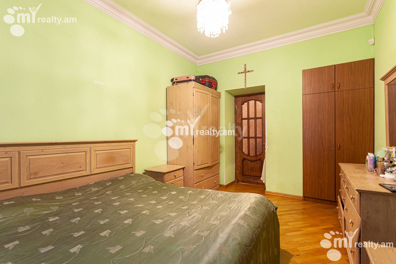 3 սենյականոց բնակարան  Ա.Պետրոսյան փող, Կենտրոն Երևան, 155418