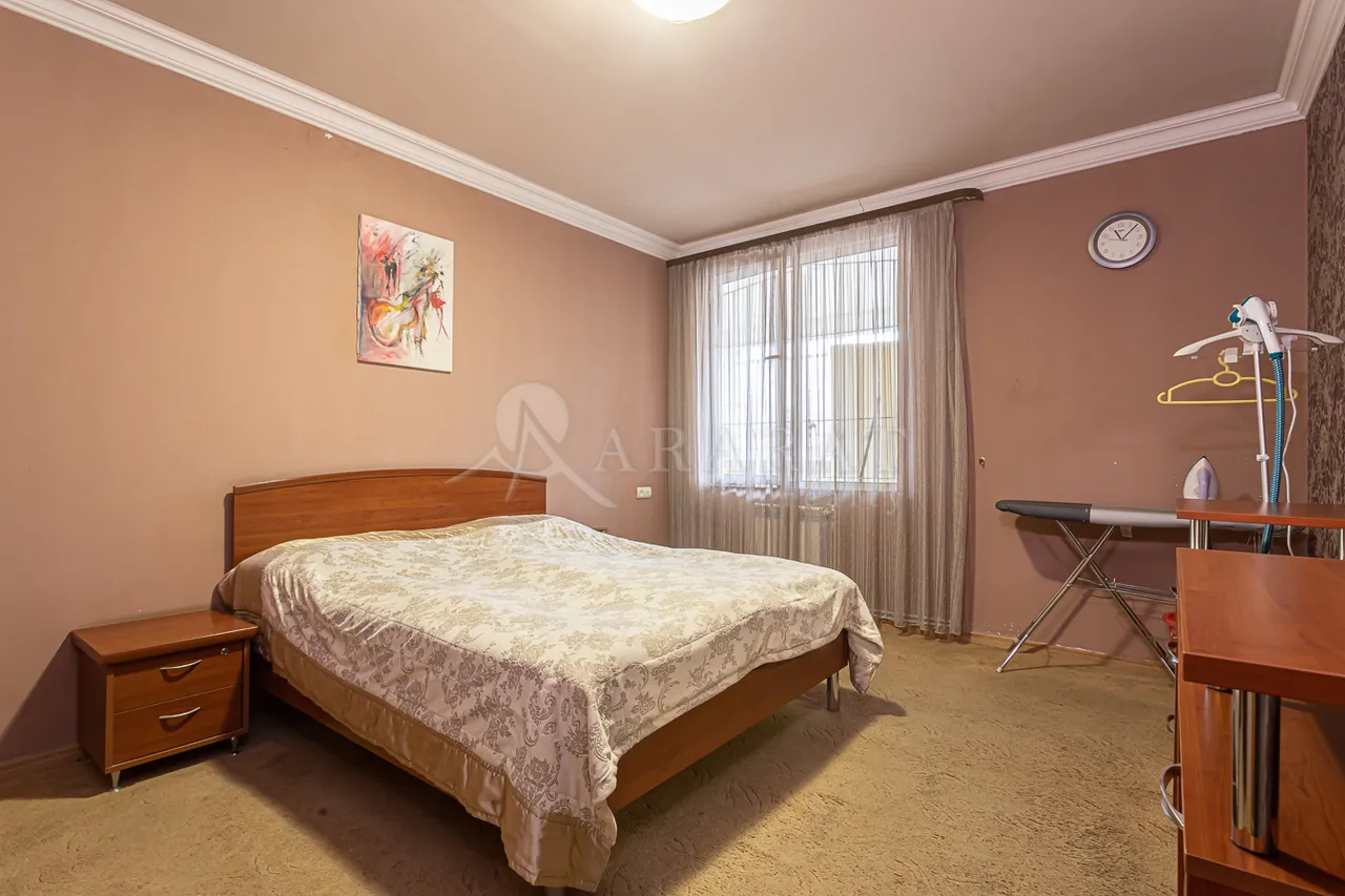 5 bedroom apartment for sale خیابان هر. کوچار, عربگیر ایروان, 161882