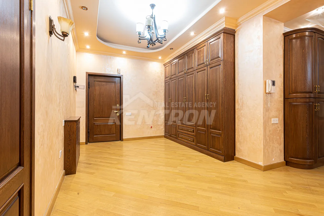 3 սենյականոց բնակարան վարձով Սայաթ-Նովայի պող, Կենտրոն Երևան, 158873