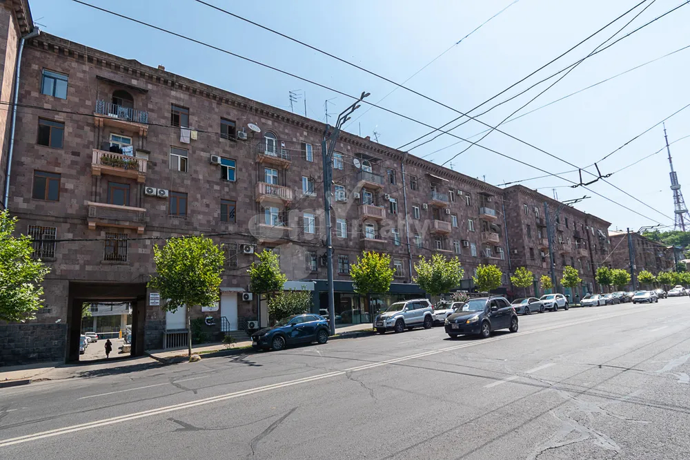 bnakaran/3-senyakanoc/Sayat-Nova+Ave/Center/Yerevan