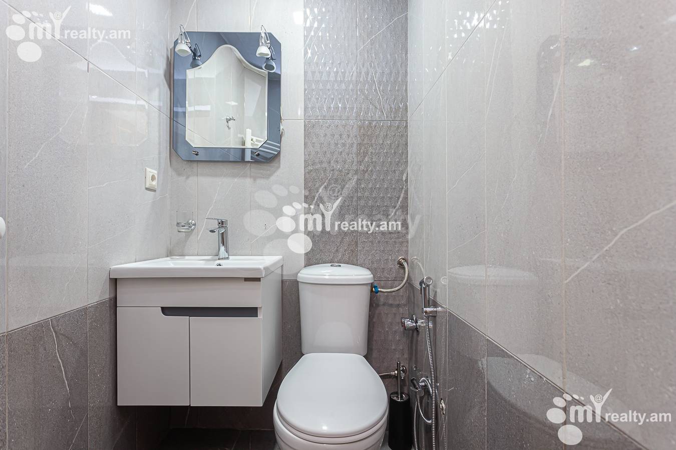 Снять 4 комнатную квартиру Лалаянц, Центр Ереван, 152479