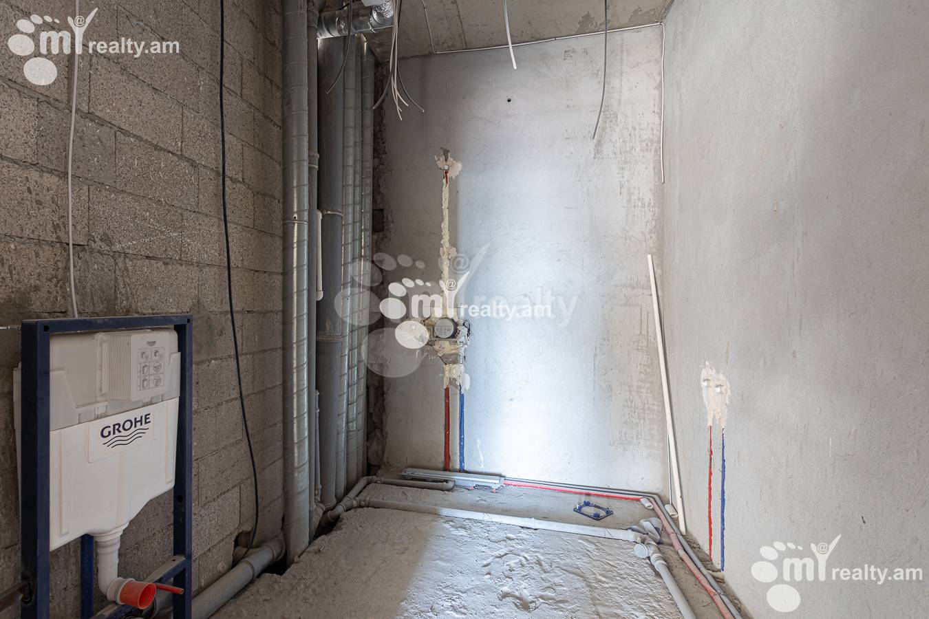 Купить 4 комнатную квартиру Ахбюр Сероб ул, Арабкир Ереван, 157136