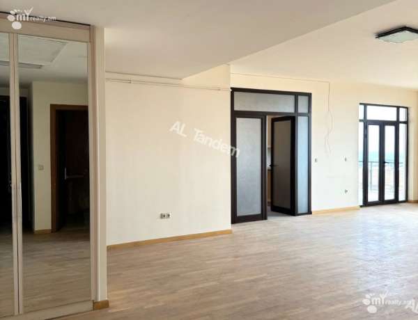 komercion-vardzakalutyun-Yerevan-Center