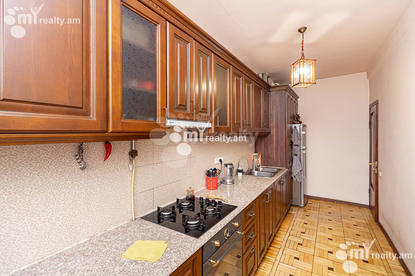 3 սենյականոց բնակարան  Ե. Քոչար փող, Կենտրոն Երևան, 143637