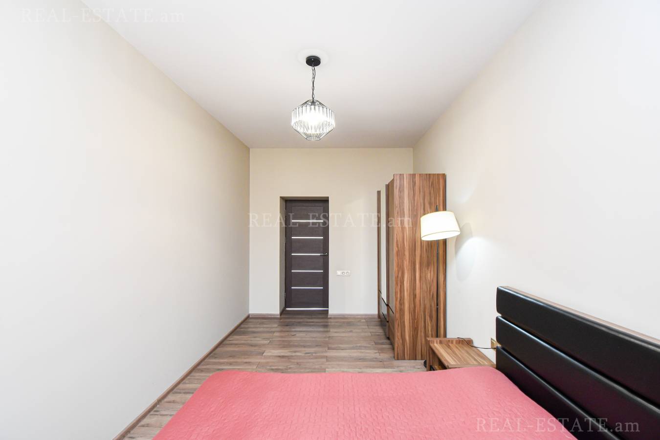 4 սենյականոց բնակարան  Կոմիտասի պող, Արաբկիր Երևան, 122871