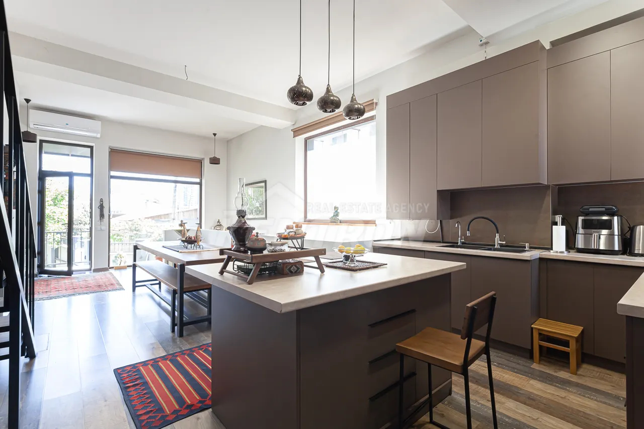 House for sale Fizkulturnikner St, Center Yerevan, 157324