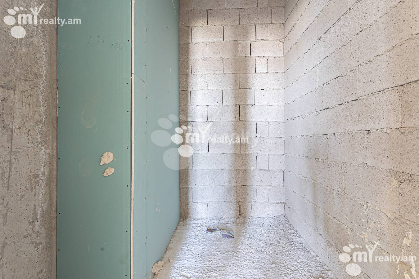 3 bedroom apartment for sale Tsovakal Isakov Ave, Center Yerevan, 156850