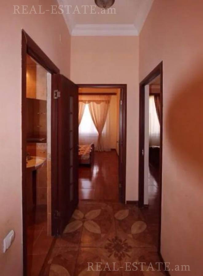 3 bedroom apartment for sale Gyulbenkyan St, Arabkir Yerevan, 138606