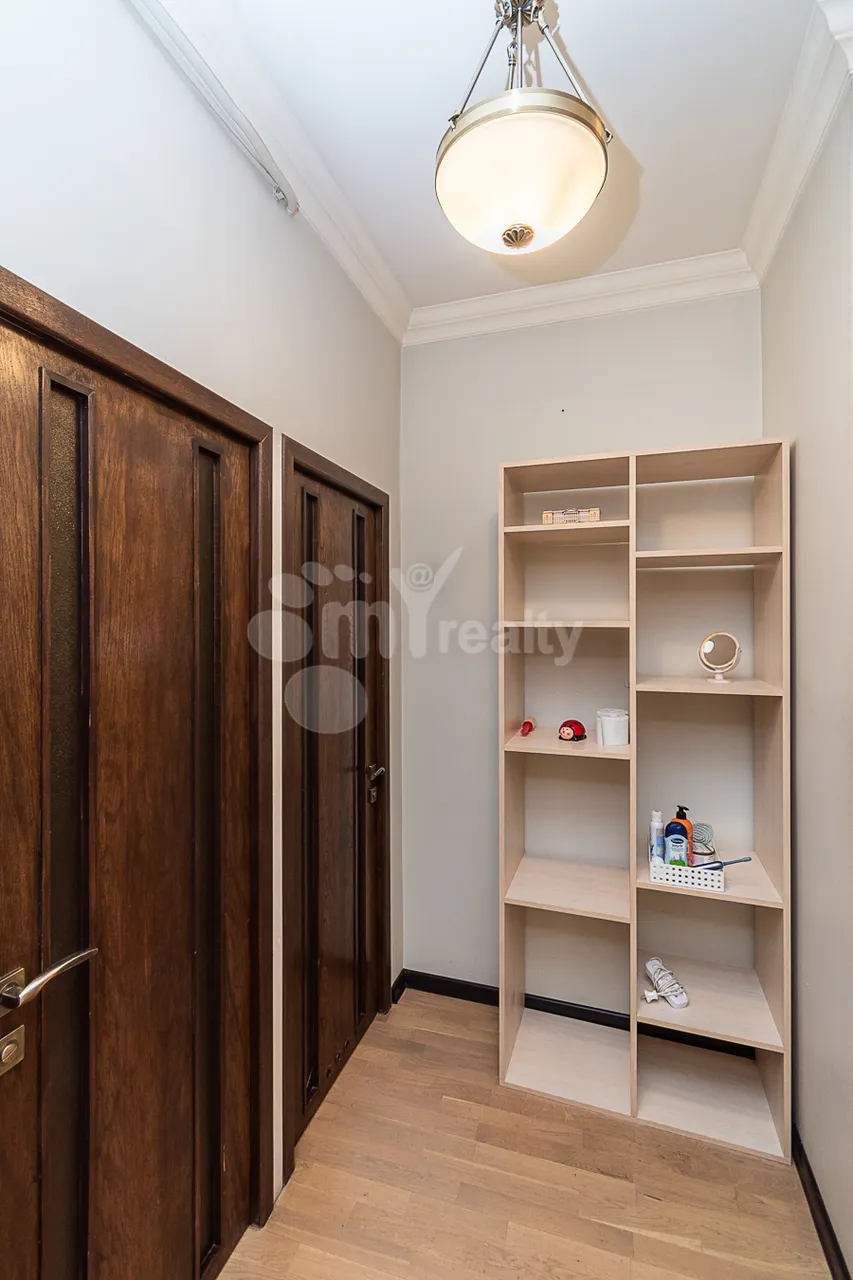 Купить 2 комнатную квартиру Пушкин ул, Центр Ереван, 160239