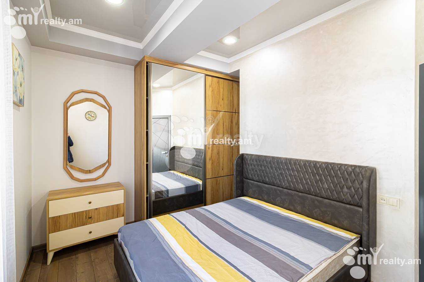 3 bedroom apartment for sale Antarayin St, Center Yerevan, 154190