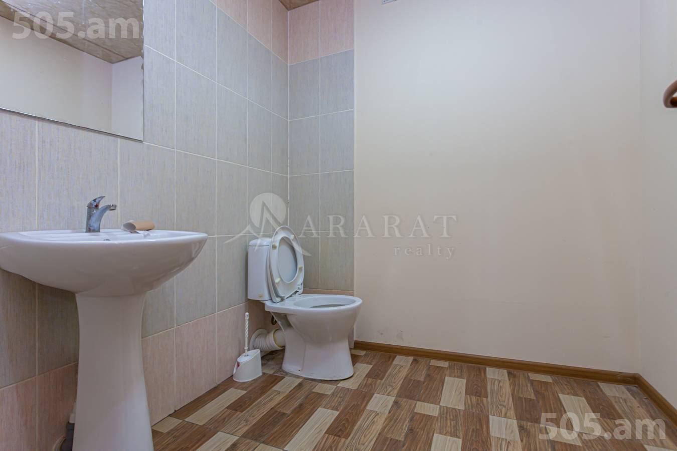 Купить 5 комнатную квартиру Антараин ул, Центр Ереван, 149077