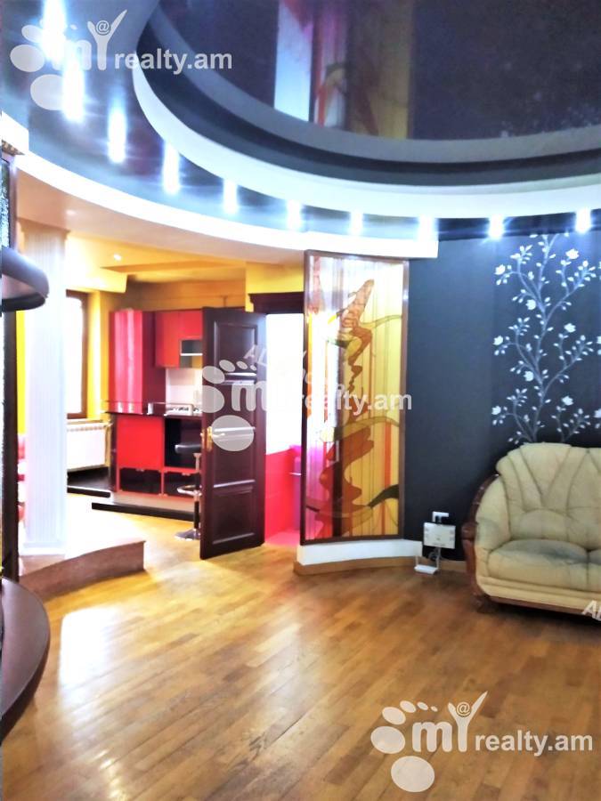 Купить 4 комнатную квартиру Саят-Нова пр, Центр Ереван, 125725